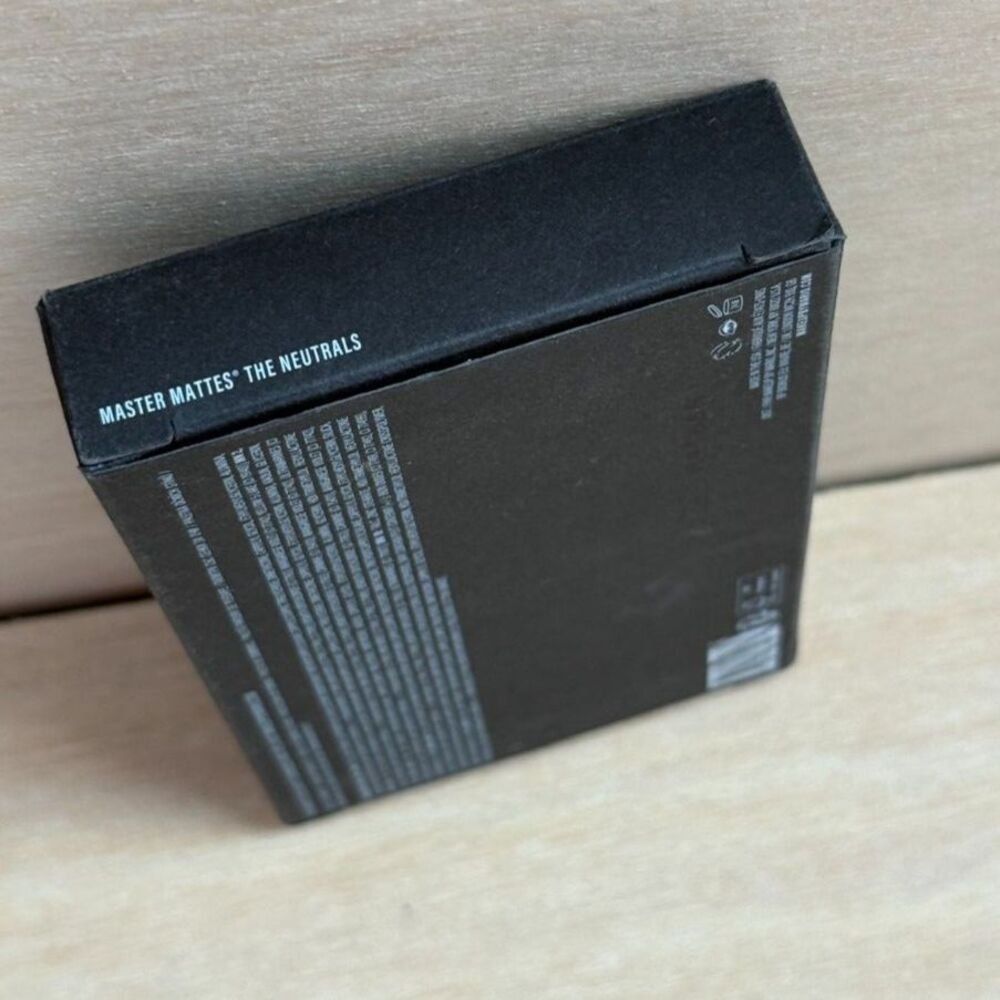 Makeup By Mario Master Mattes THE NEUTRALS Eye Palette 12 Shades New In Box - Picture 6 of 6
